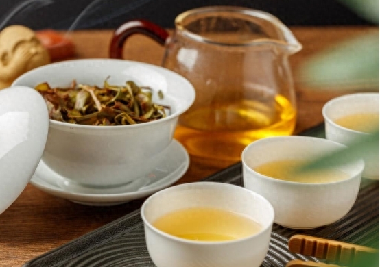 秋天适合喝什么茶好?经评选,红茶排第一,绿茶竟未上榜,这是为何?-小南北茶评