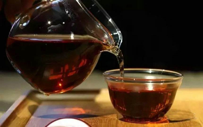 长期喝普洱茶的副作用 是防癌还是致癌？原来一直喝错了，难怪健康不好-小南北茶评