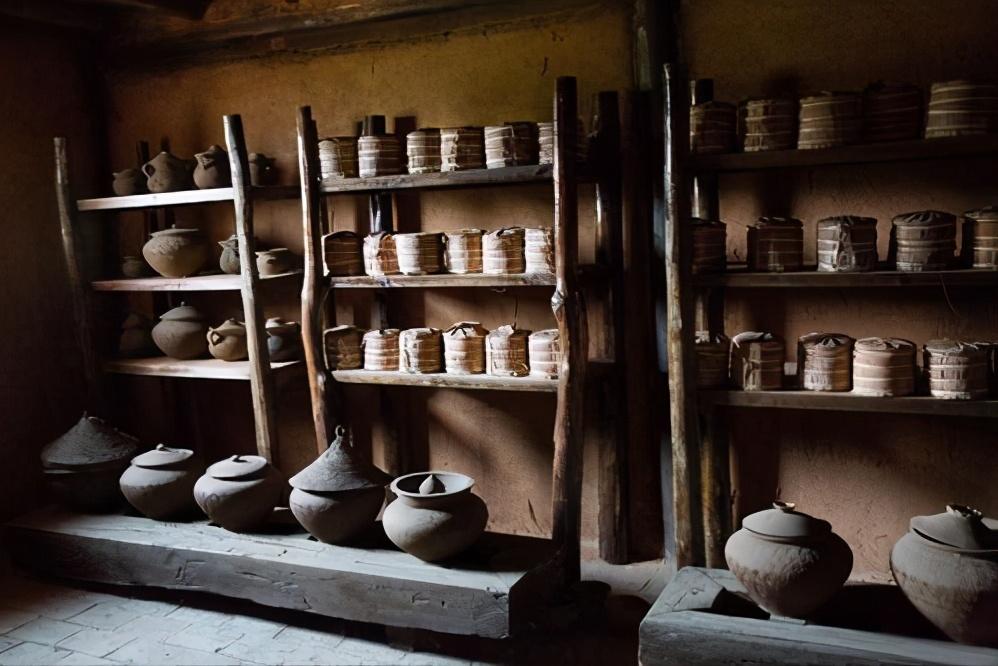 个人存放的普洱茶叶如何保存才能不变质？密封好还是敞开通风存放？-小南北茶评