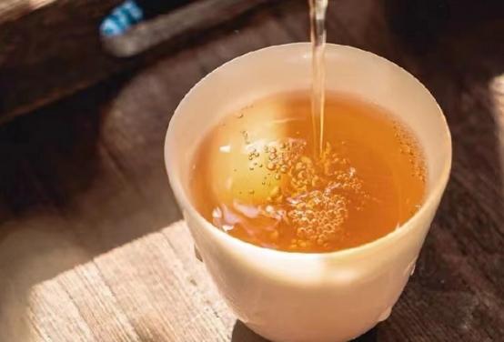 晚秋别乱喝茶，红茶和绿茶的区别有哪些？行家：了解清楚再喝不吃亏-小南北茶评